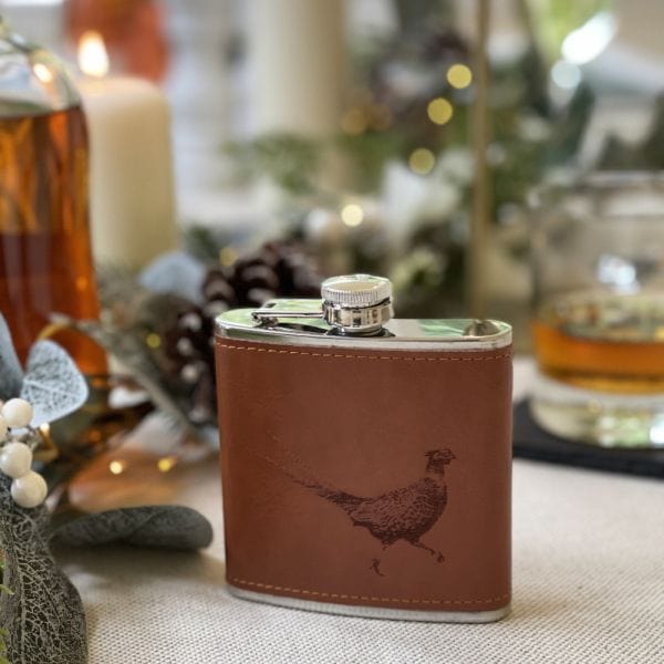 In this photo Hip Flask Pheasant - Leather - Selbraehouse Scotland Mood4Whisky